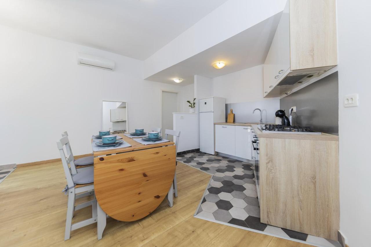 Apartments 23 And 25 With Free Private Parking ザダル エクステリア 写真