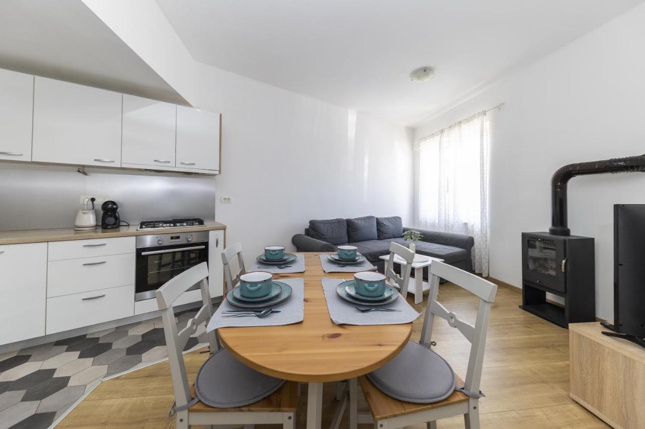 Apartments 23 And 25 With Free Private Parking ザダル エクステリア 写真