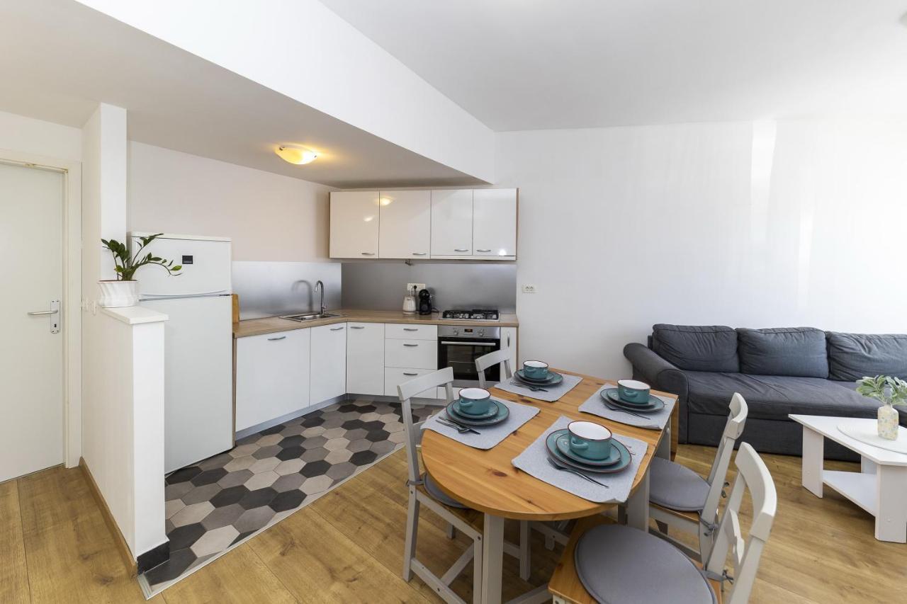 Apartments 23 And 25 With Free Private Parking ザダル エクステリア 写真