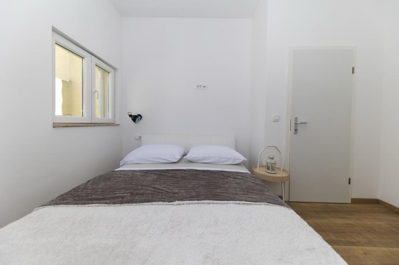 Apartments 23 And 25 With Free Private Parking ザダル エクステリア 写真