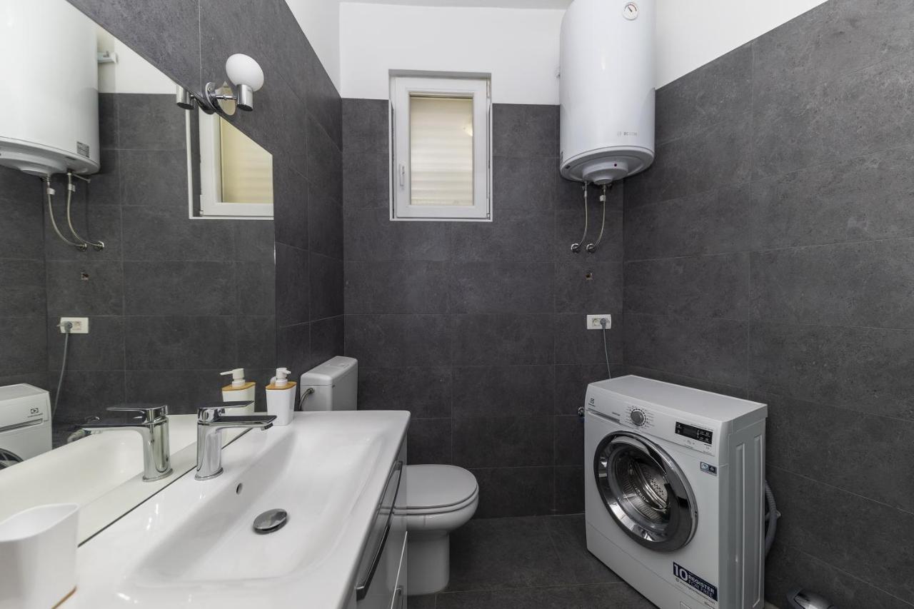 Apartments 23 And 25 With Free Private Parking ザダル エクステリア 写真