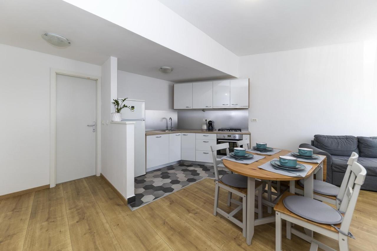 Apartments 23 And 25 With Free Private Parking ザダル エクステリア 写真