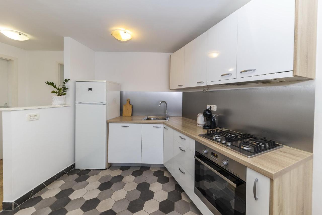 Apartments 23 And 25 With Free Private Parking ザダル エクステリア 写真