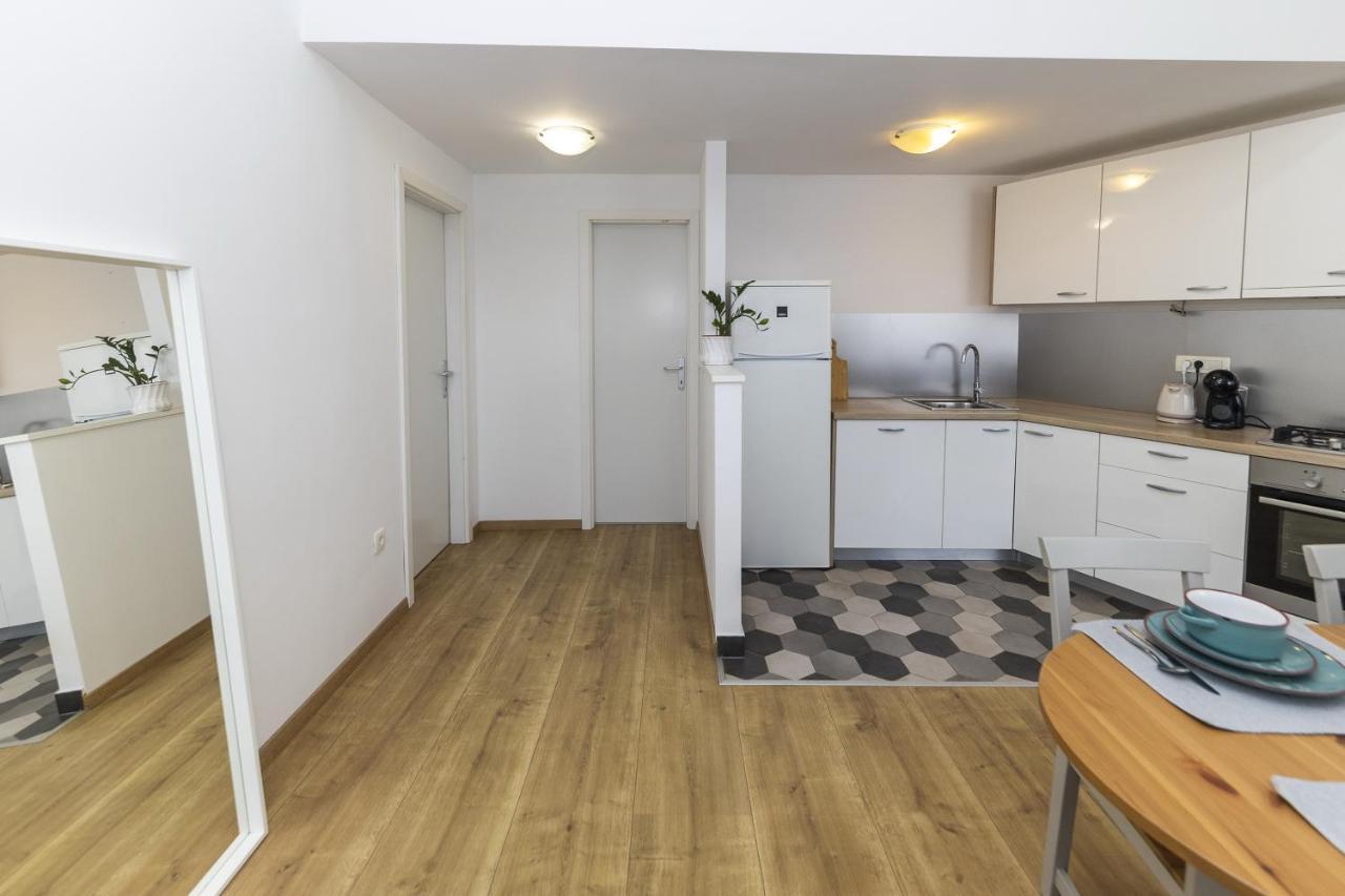 Apartments 23 And 25 With Free Private Parking ザダル エクステリア 写真
