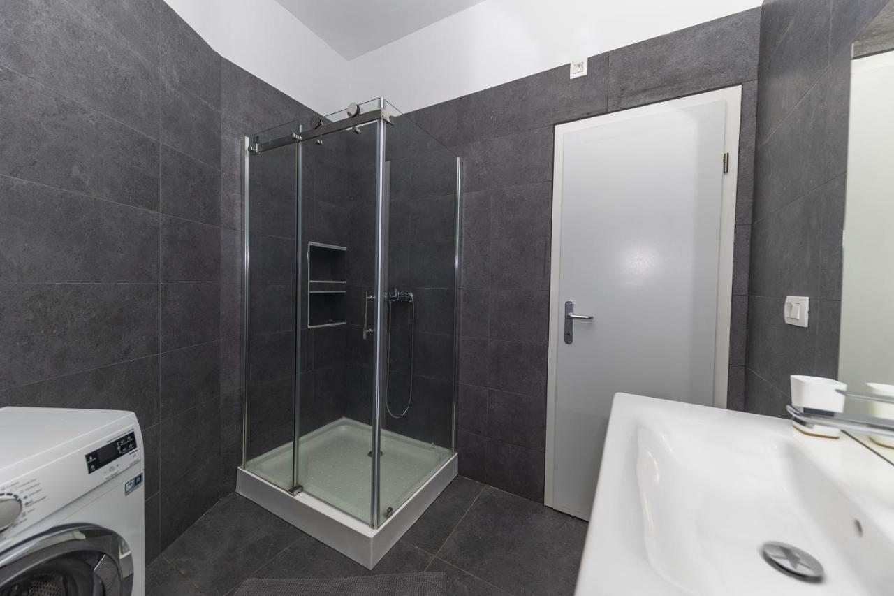 Apartments 23 And 25 With Free Private Parking ザダル エクステリア 写真