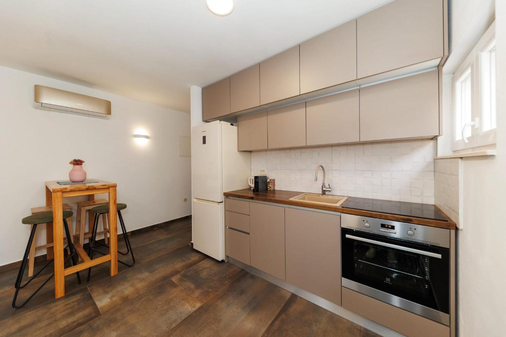 Apartments 23 And 25 With Free Private Parking ザダル エクステリア 写真